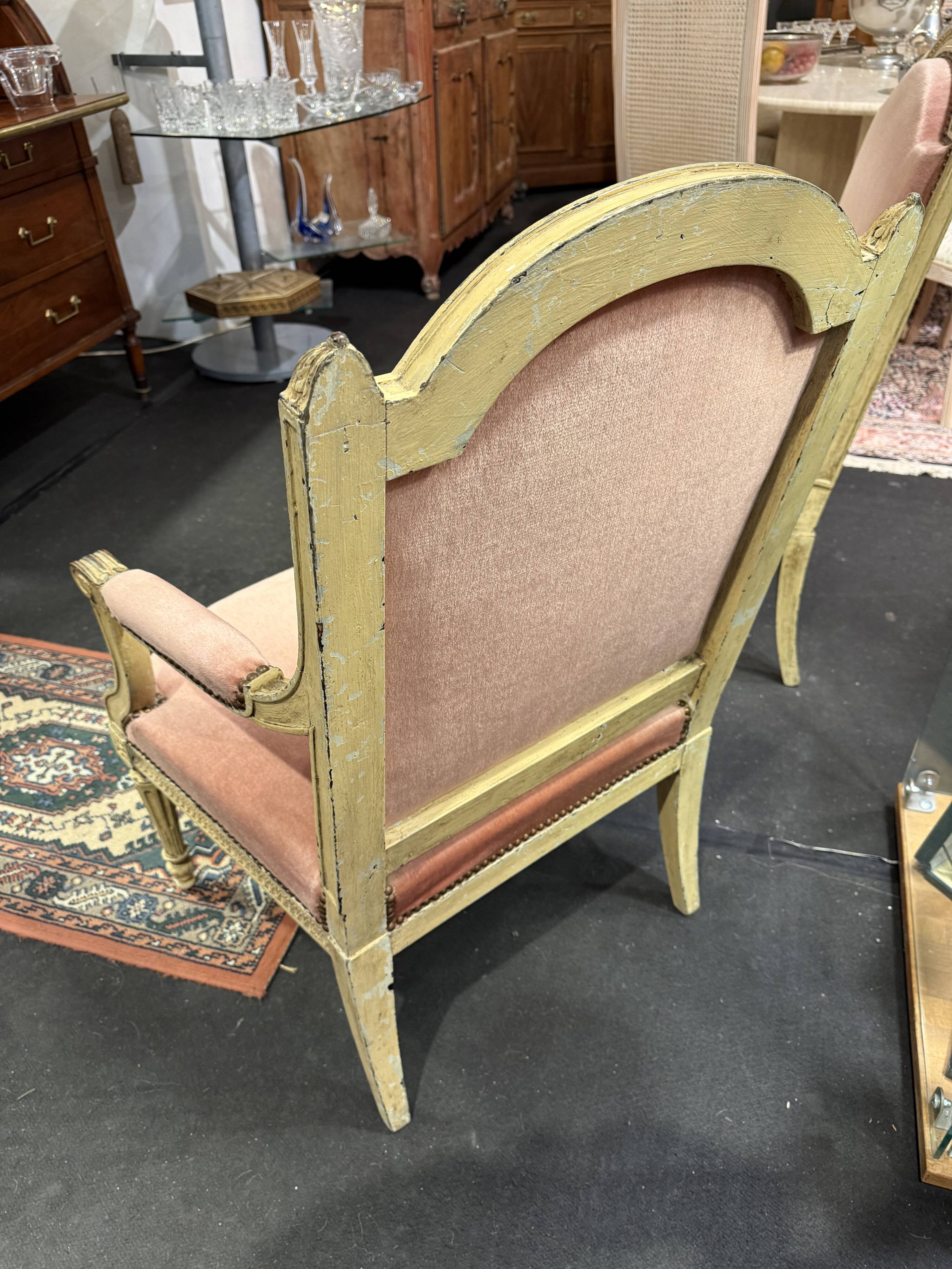 Paire de fauteuils cabriolet Louis XVI