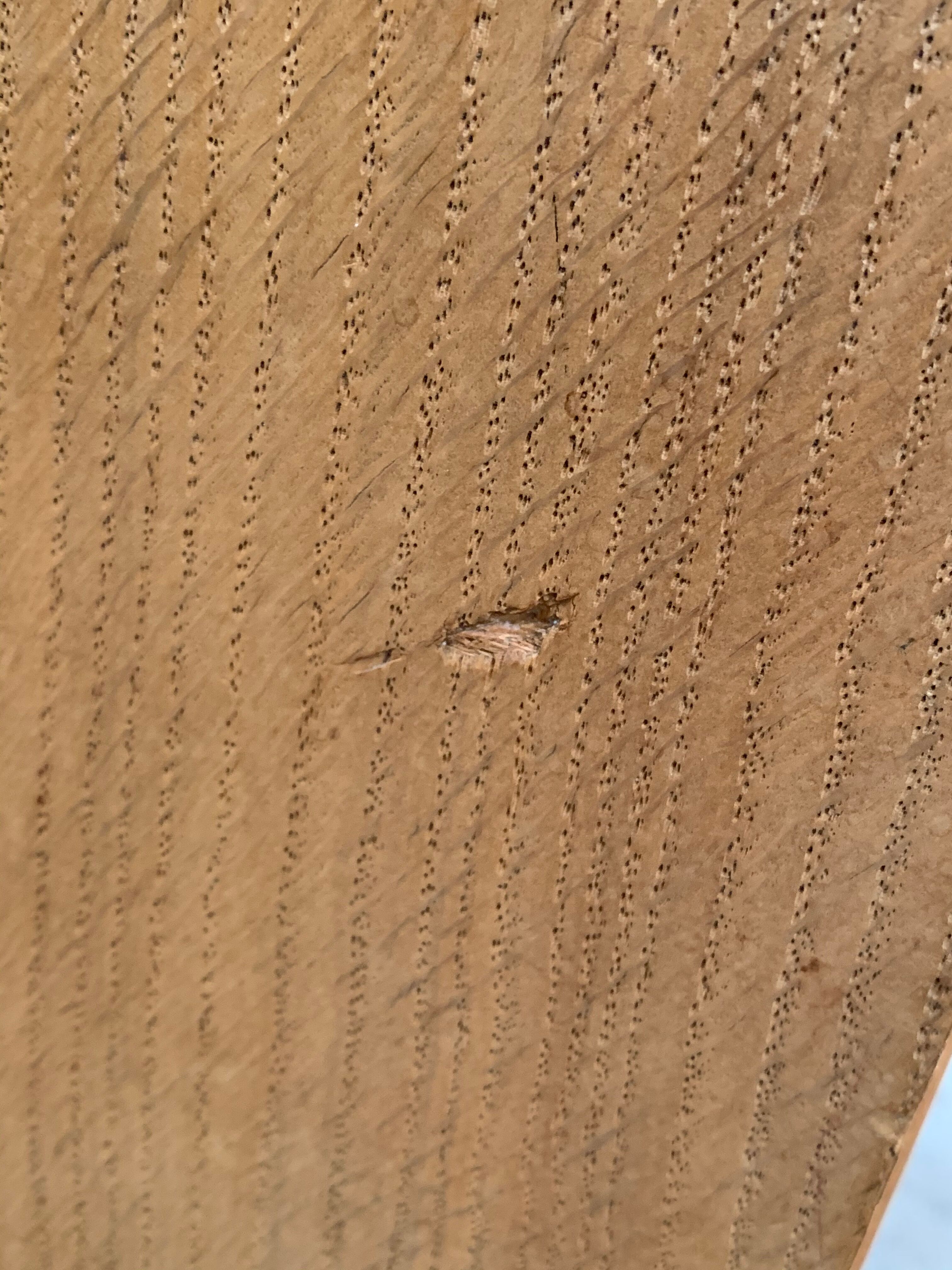 Buffet asymmetrical compass feet