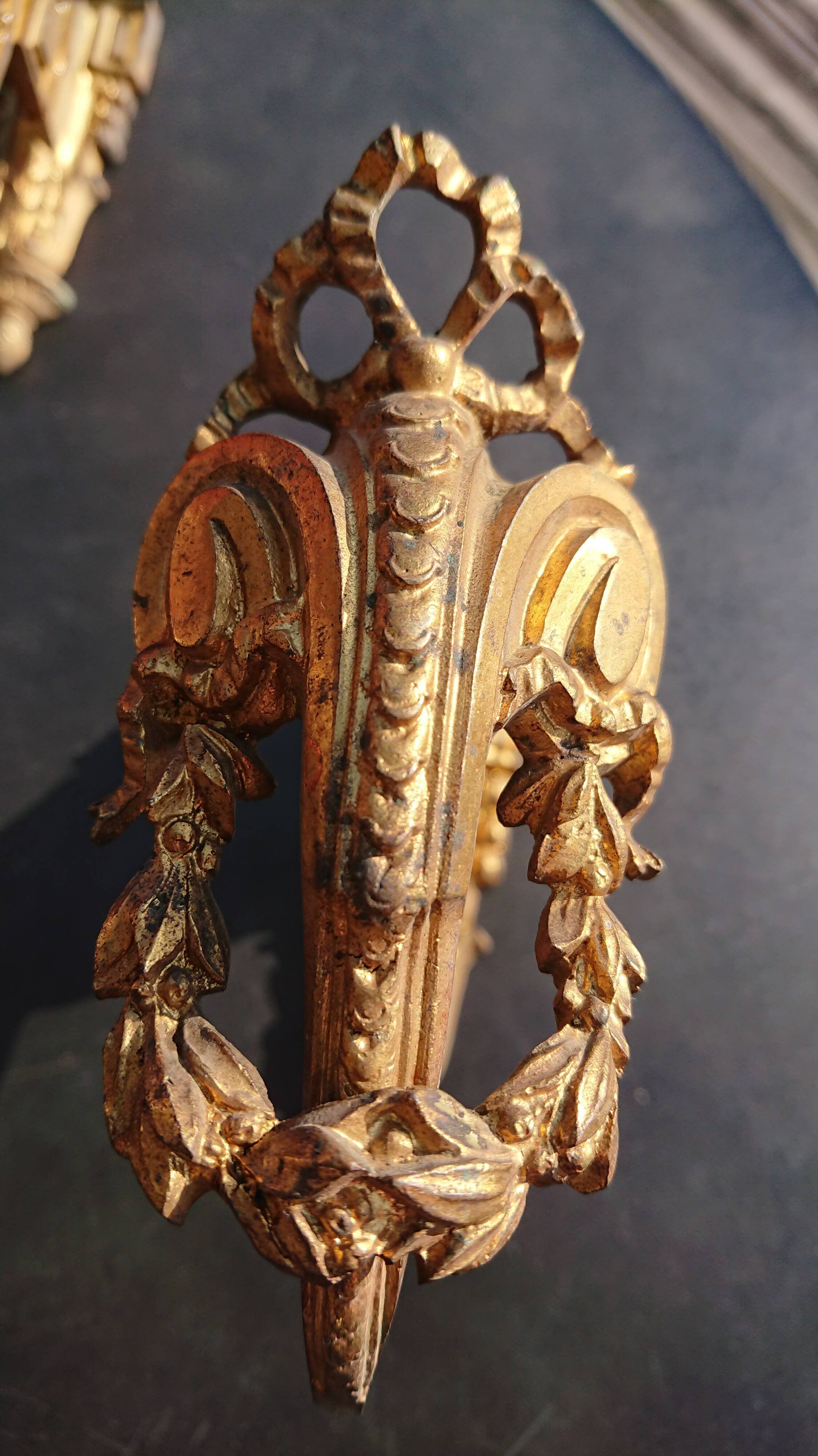 Paire de porte-embrasses en bronze doré