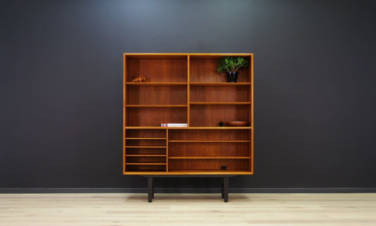Poul Hundevad bookcase