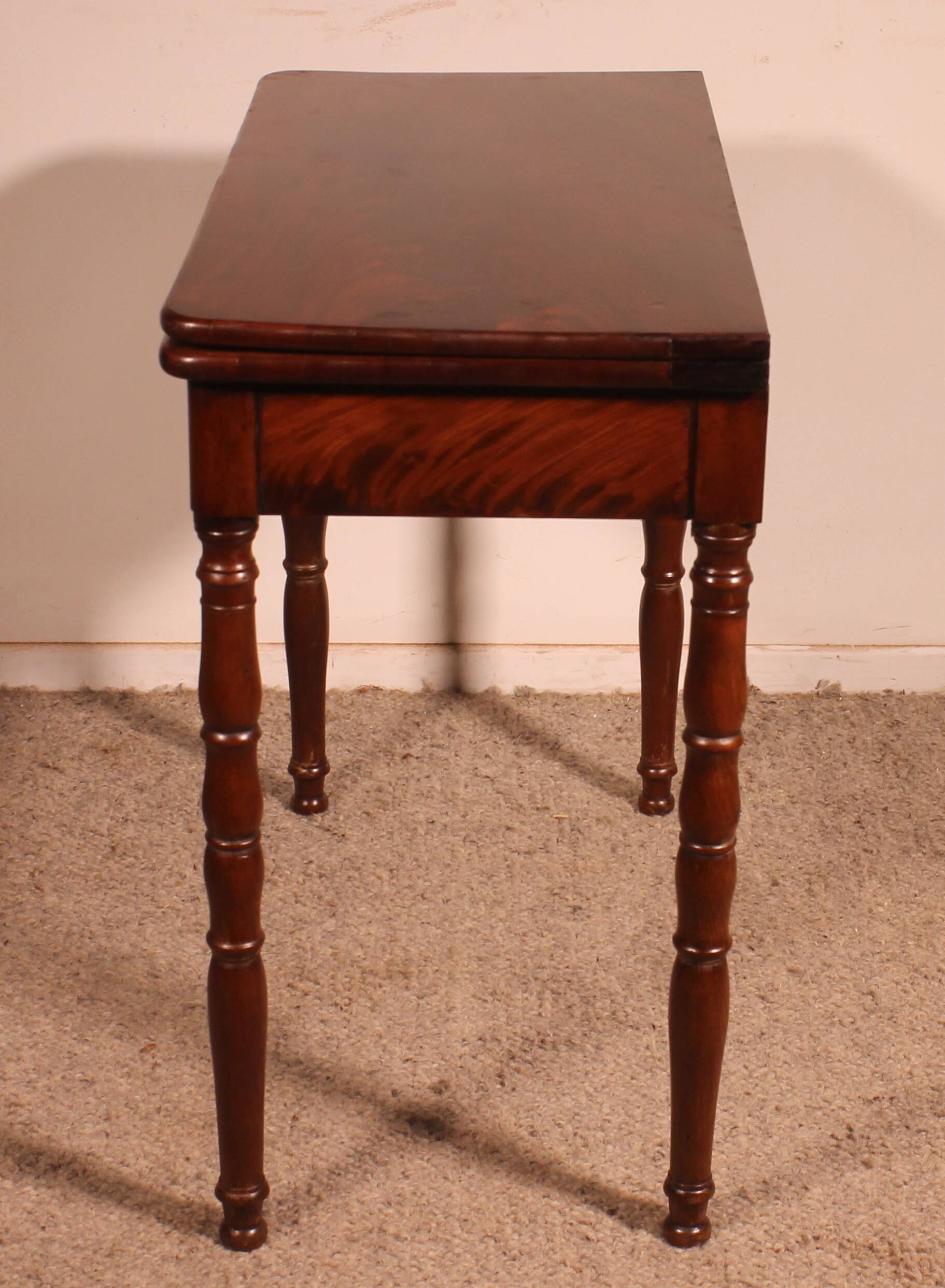 Table à jeux du 19° siècle en acajou