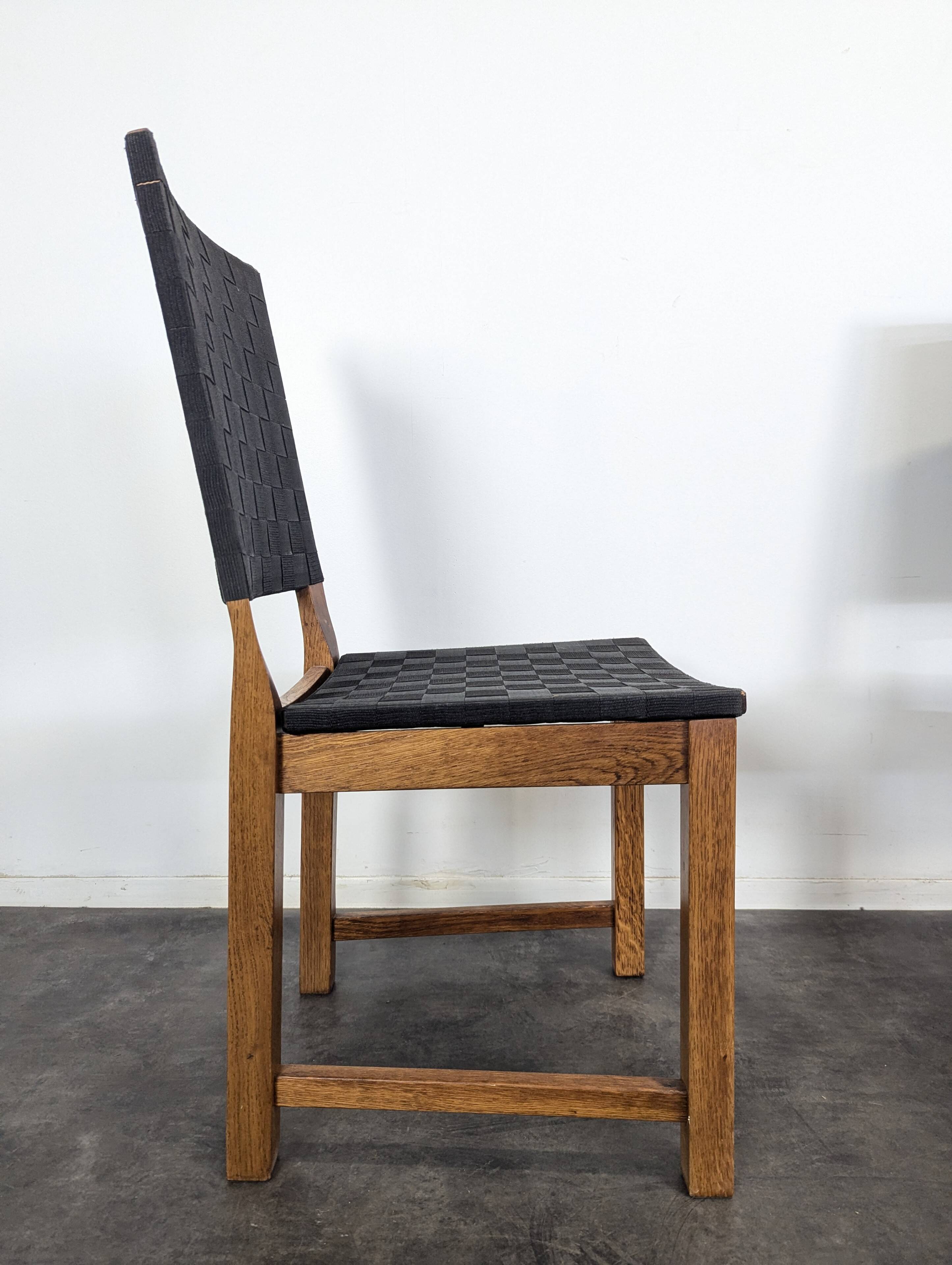 Set of 4 modern chairs