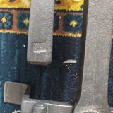 Paire de chenets anciens landiers en fer forgé estampillés