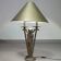 Lampe brutaliste en métal