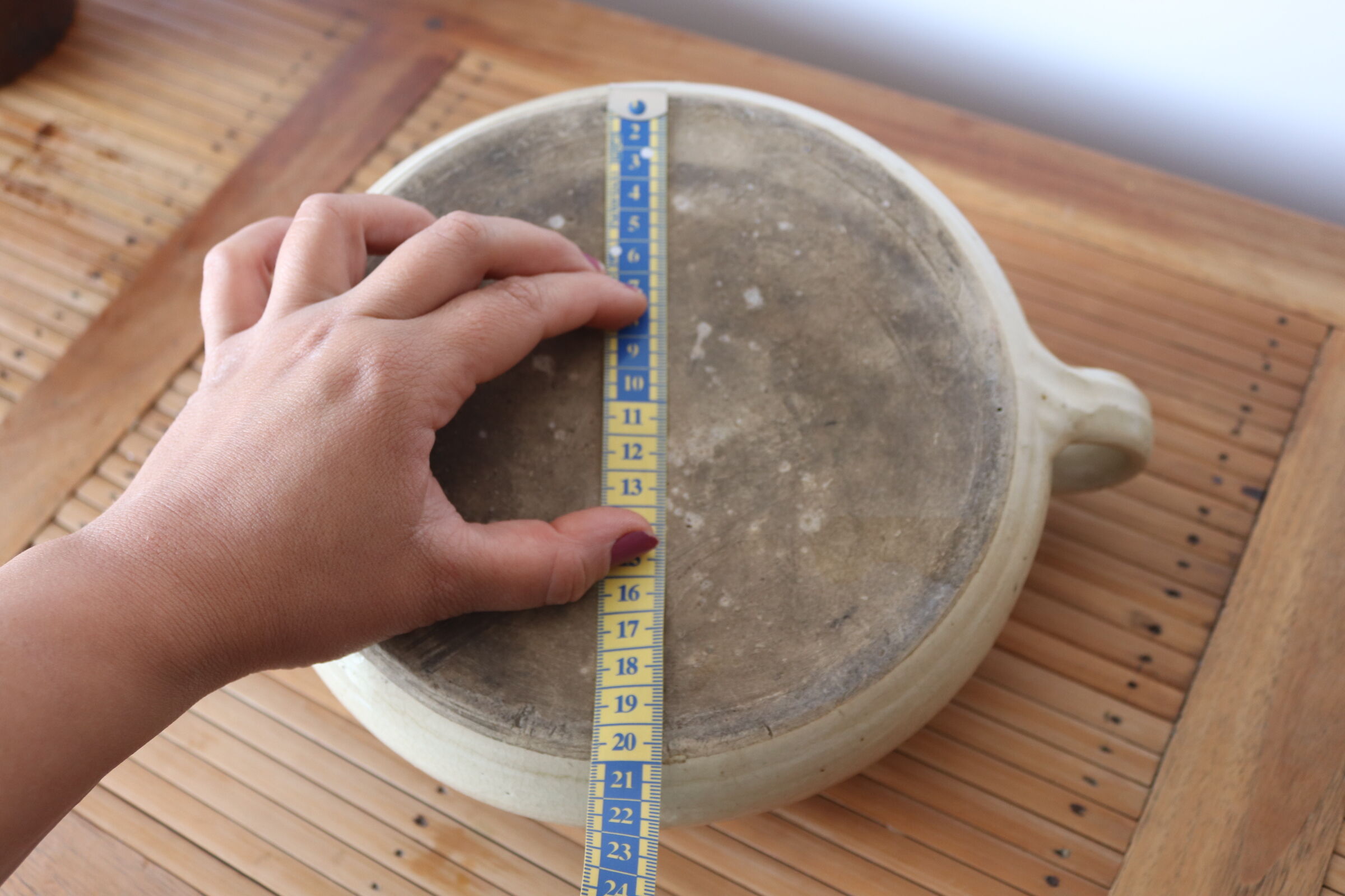 Ancient Gourd hot water bottle shape toad in beige sandstone