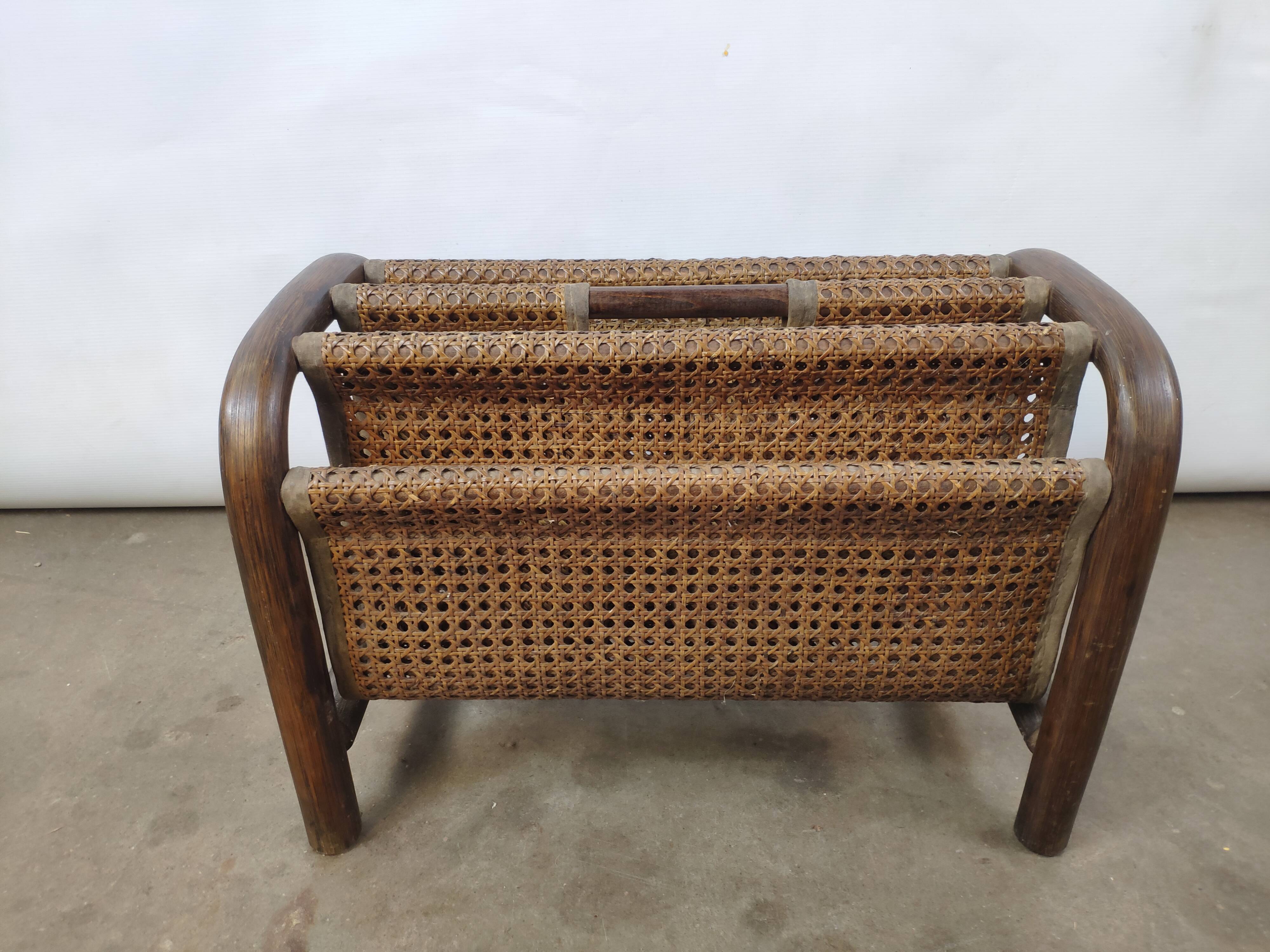 Porte revue canné vintage en bois courbé