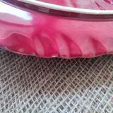 Plat en barbotine feuille rouge bordeaux