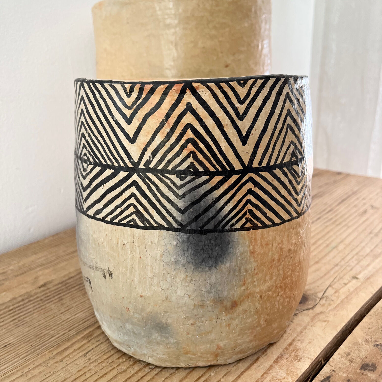 Sejnane terracotta vase