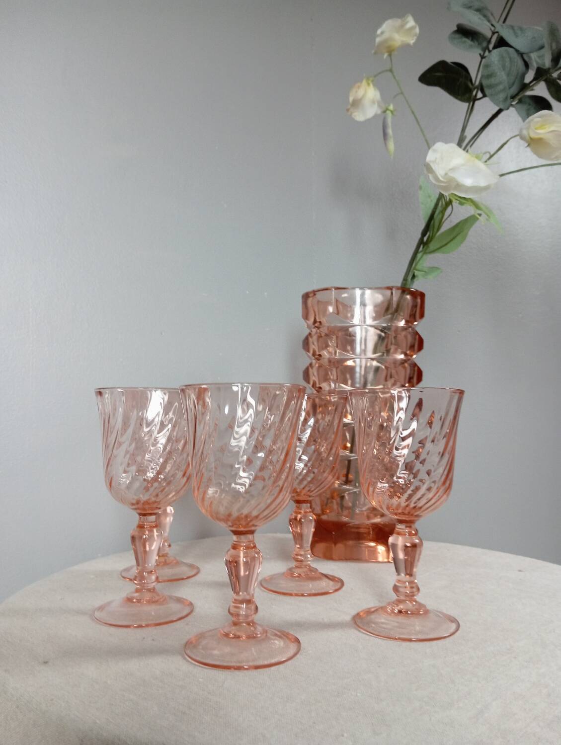 Windsor pink glass geometric vase from Luminarc