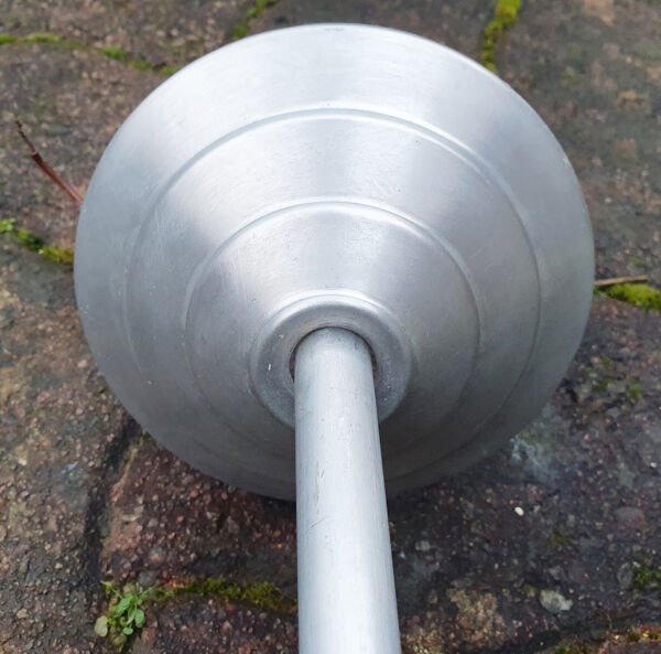 Suspension un bras, aluminium et opaline, années 50