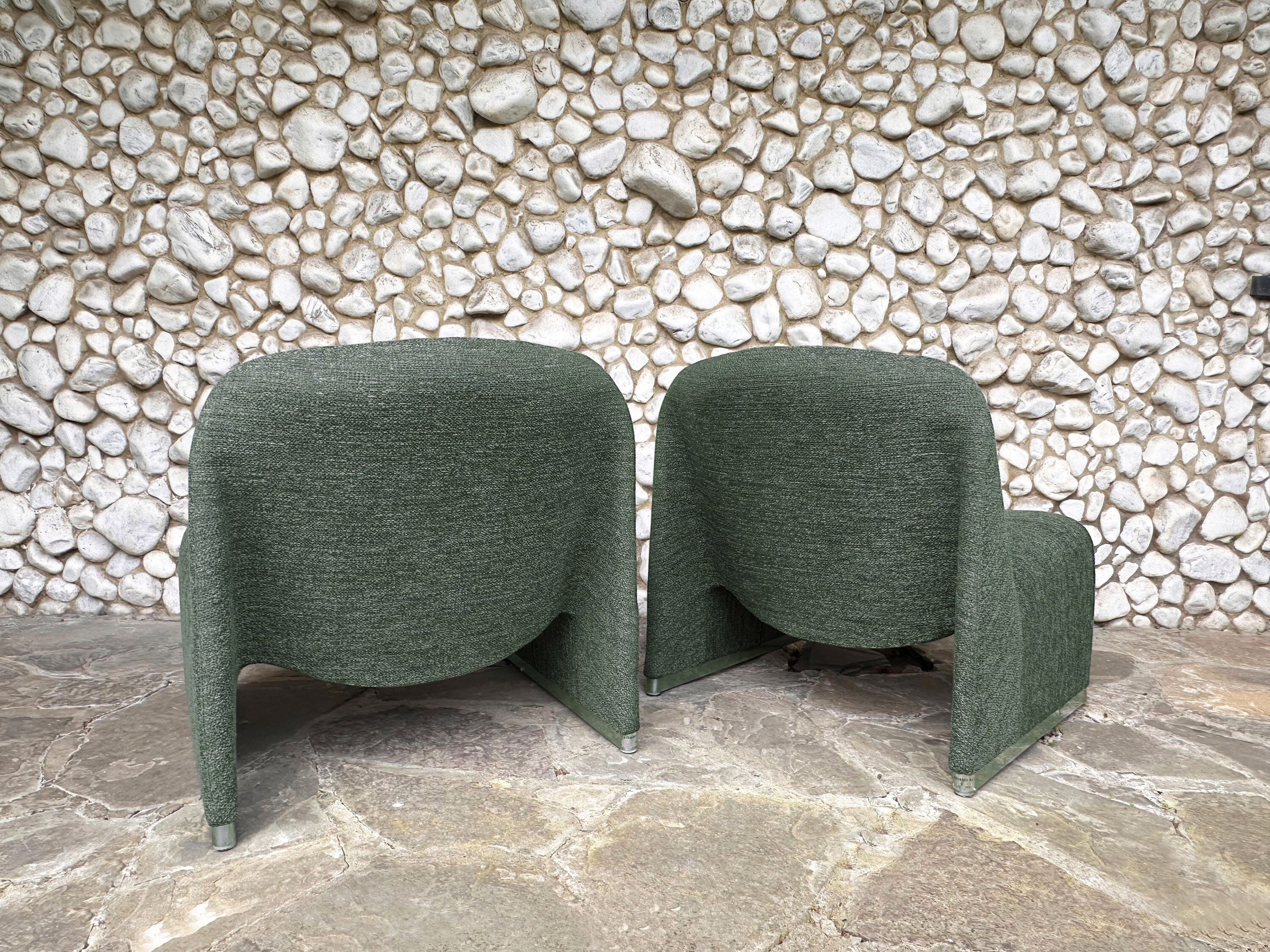 Paire de fauteuils Alky Giancarlo Piretti, Castelli 1970s, bouclé Minotti