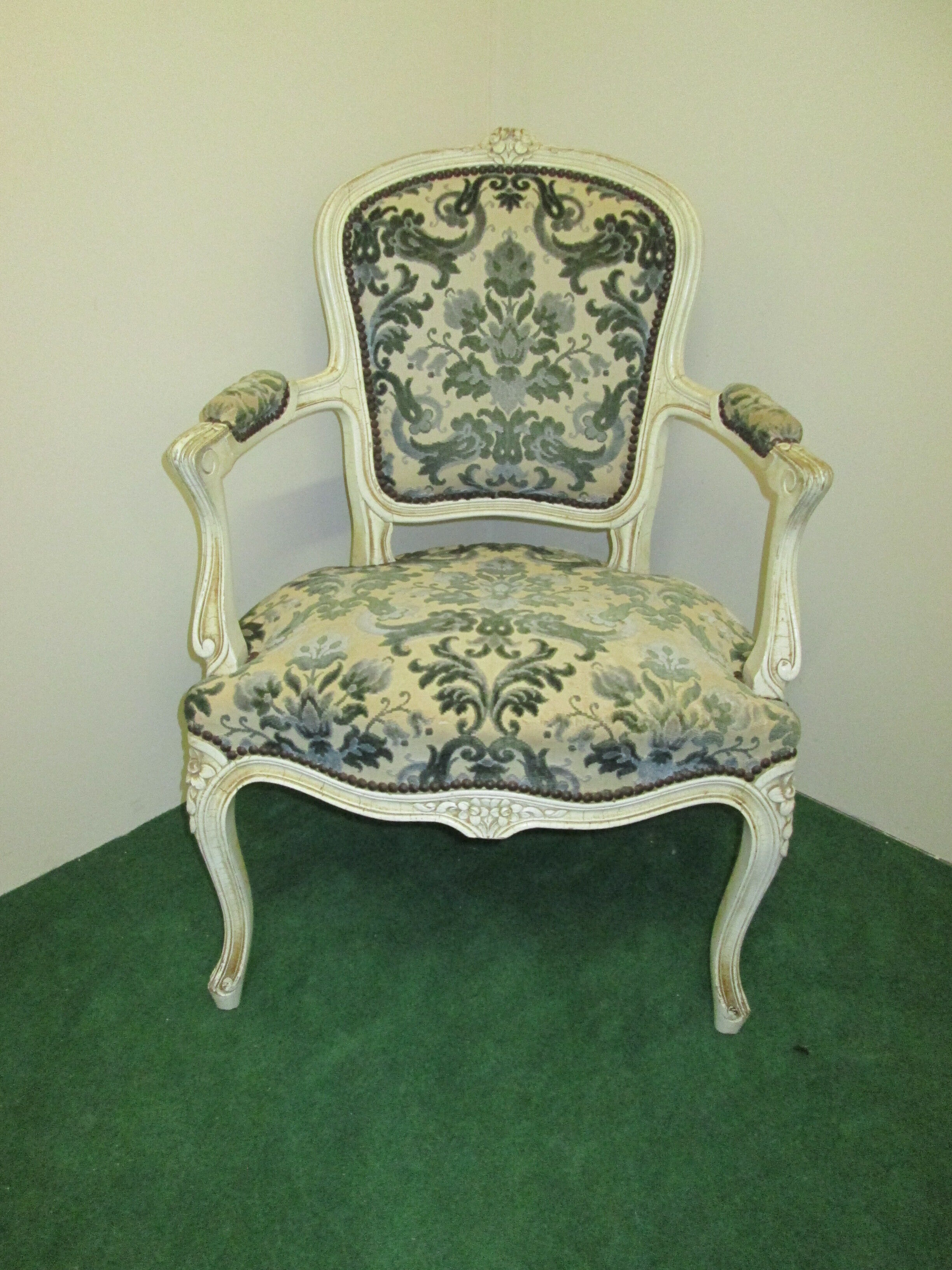 Fauteuil vintage de style Louis XV