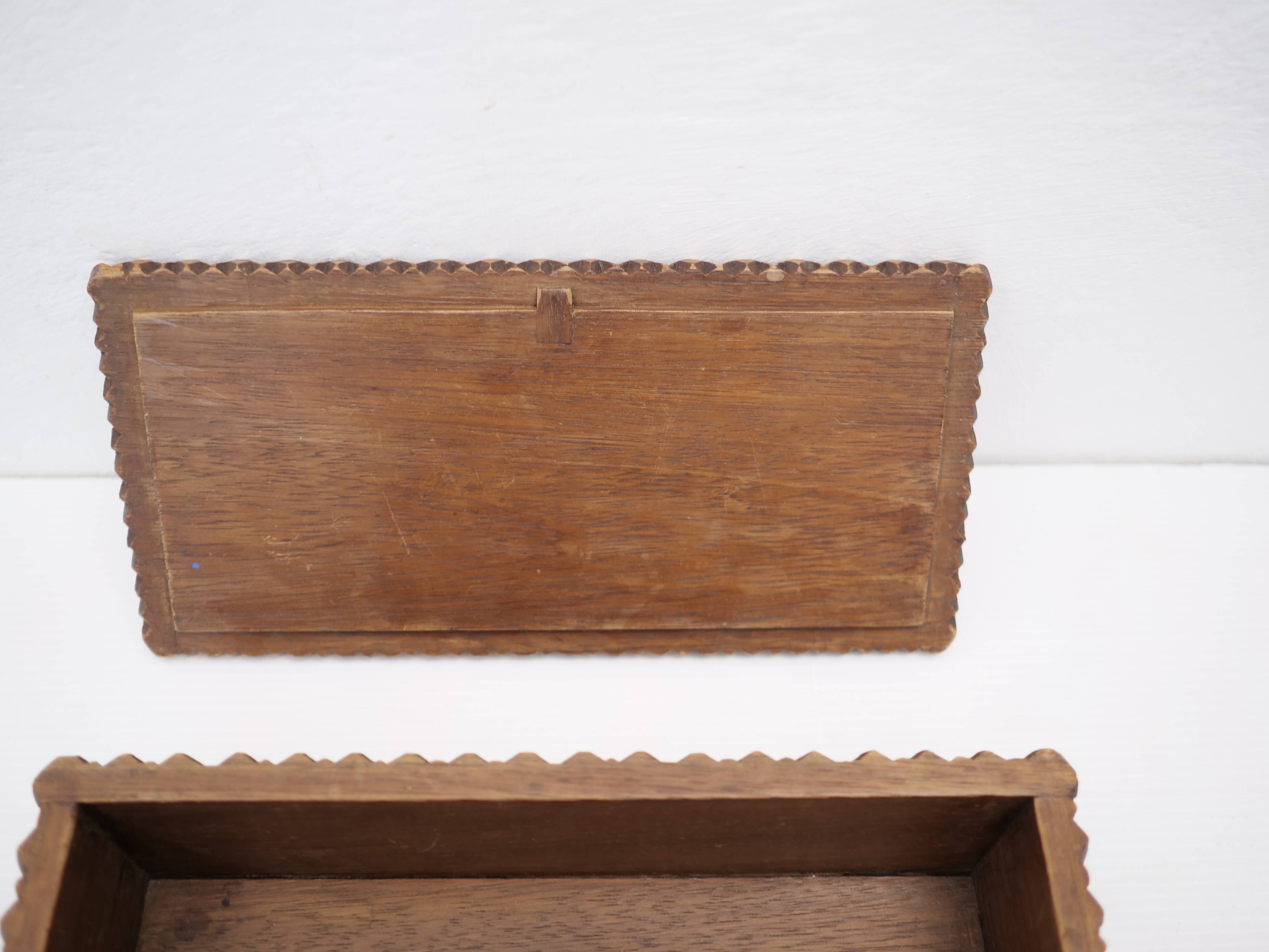 Brutalist pocket emptier with lid