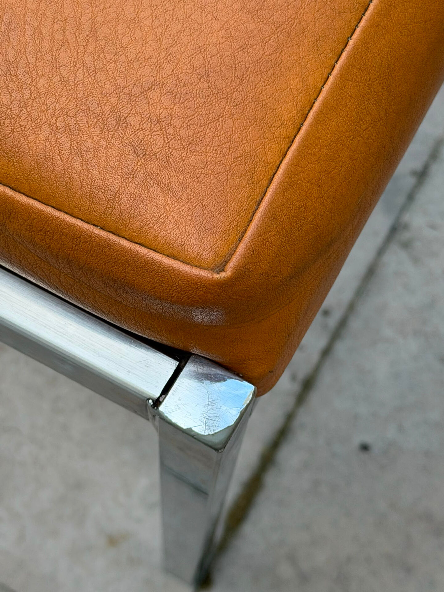 Lot 4 chaises vintage