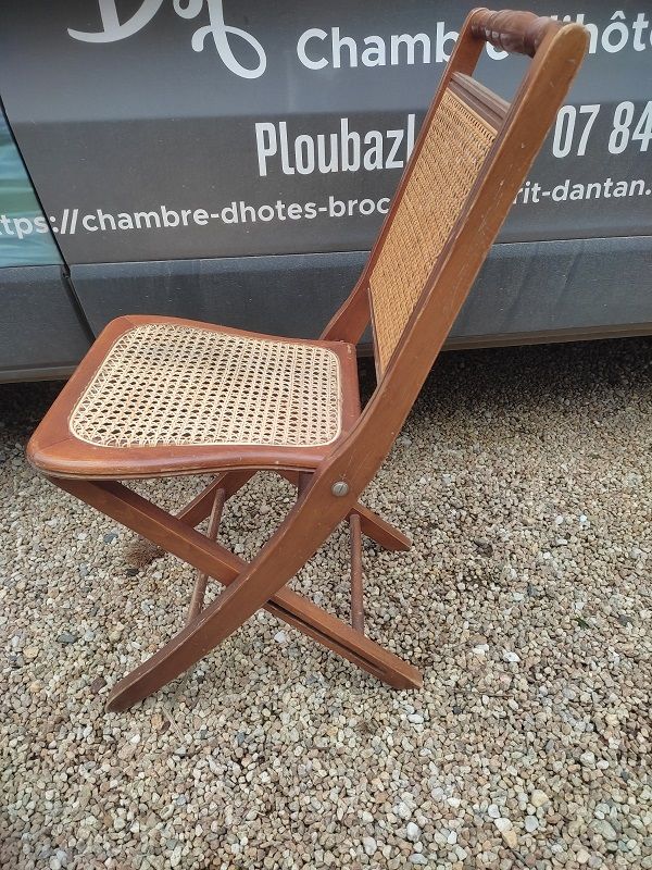 Folding chair wood