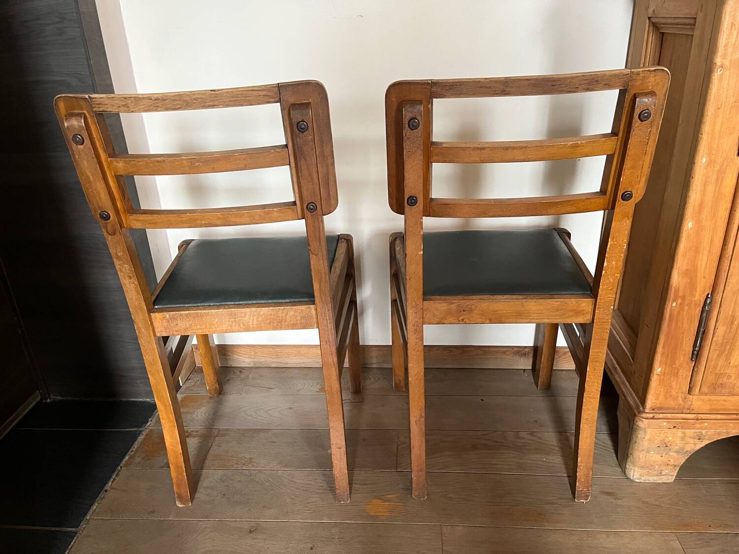2 Chairs