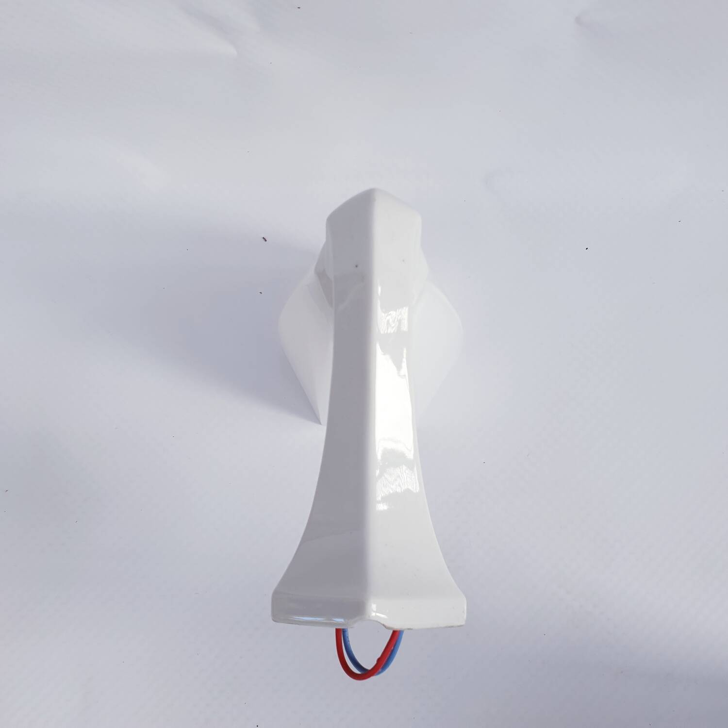 Art Deco porcelain and glass wall lamp