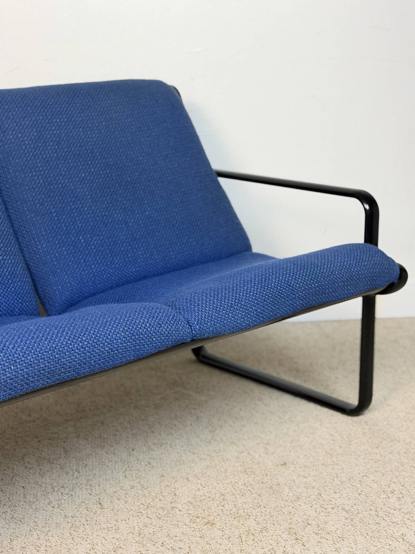 Two-seater bench Bruce Hannah & Andrew Morrison for Knoll
