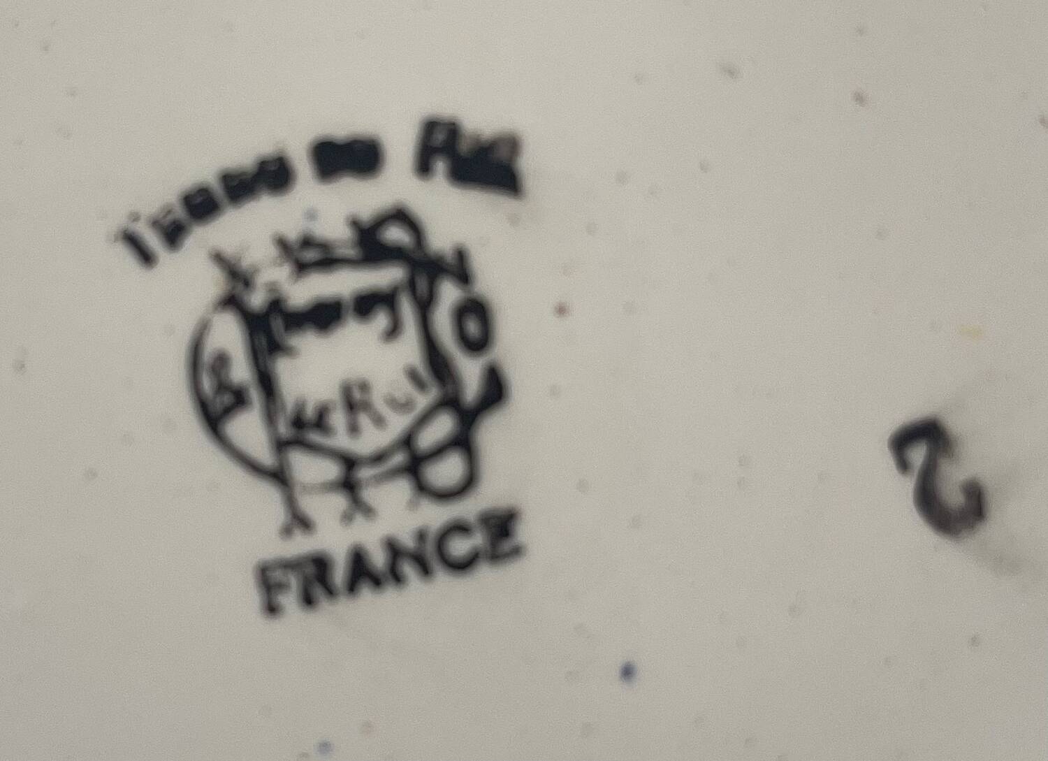 Choisy Le Roi iron earth plate