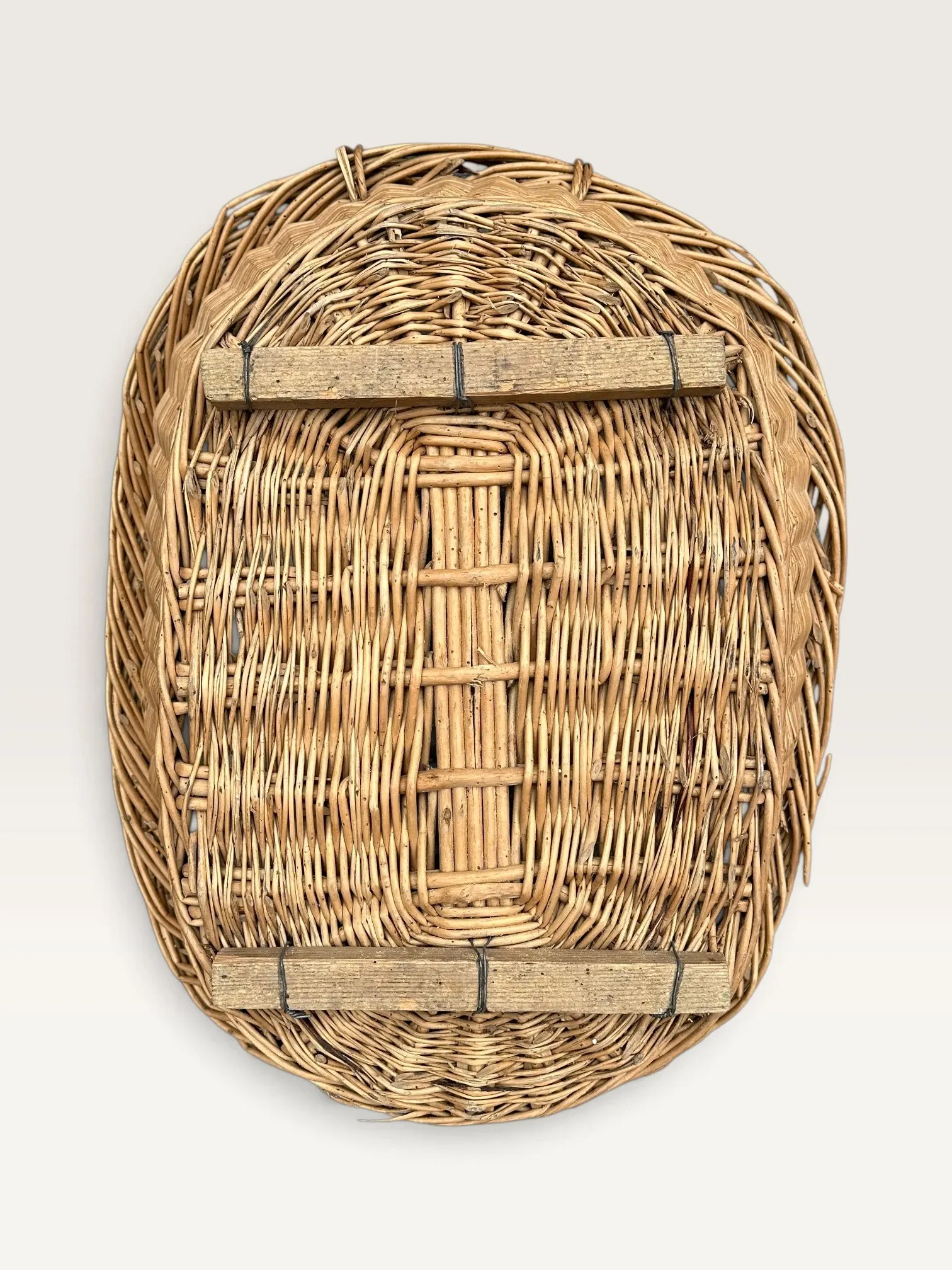 Grand panier à linge ovale en osier