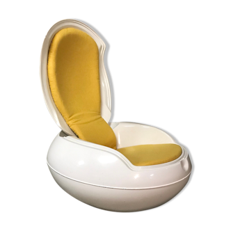 Peter Ghyczy's egg seat, Form Life collection 1970