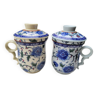 Pair of teacup, lid and infuser