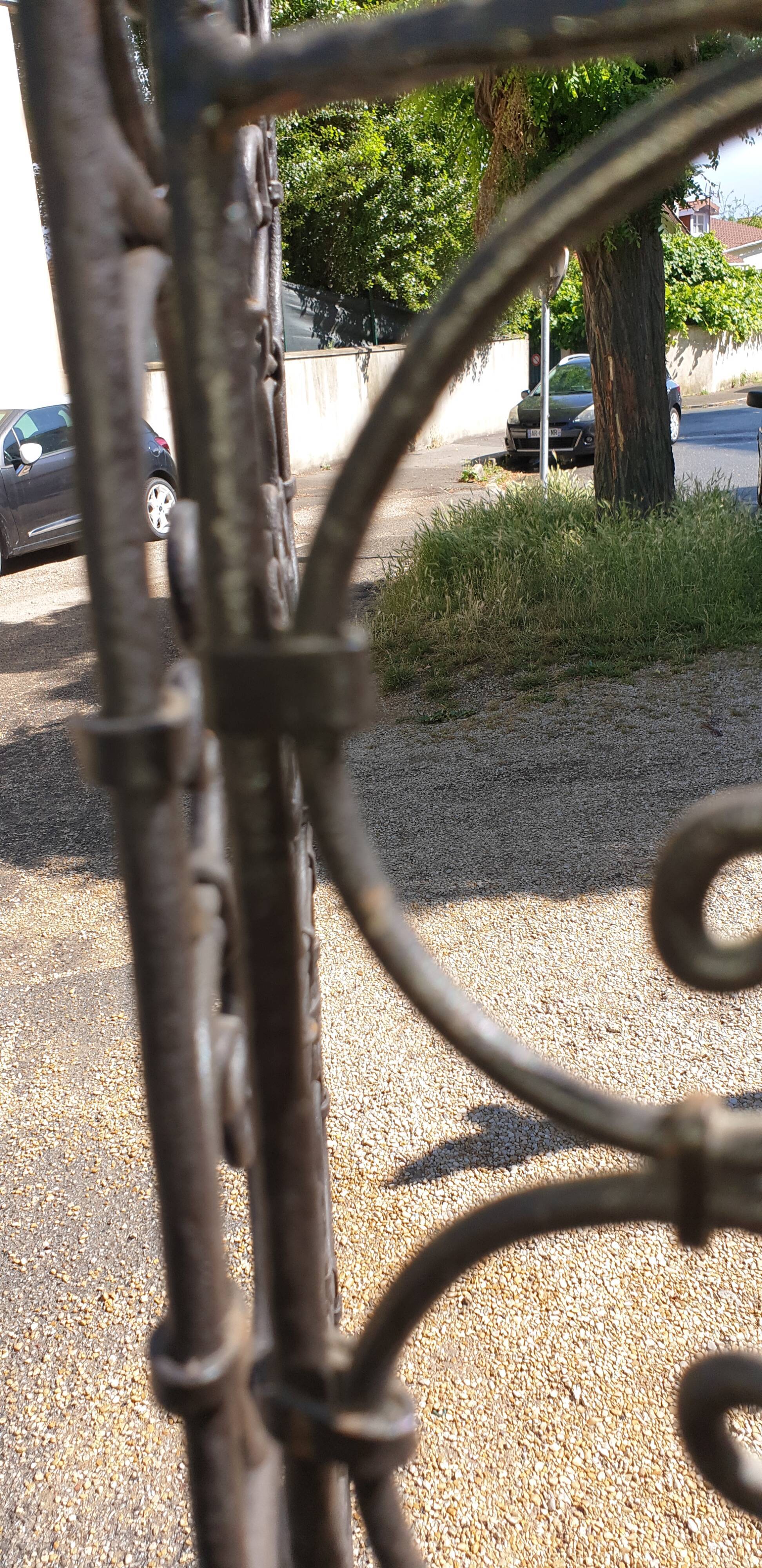 Wrought iron screen 3 leaves