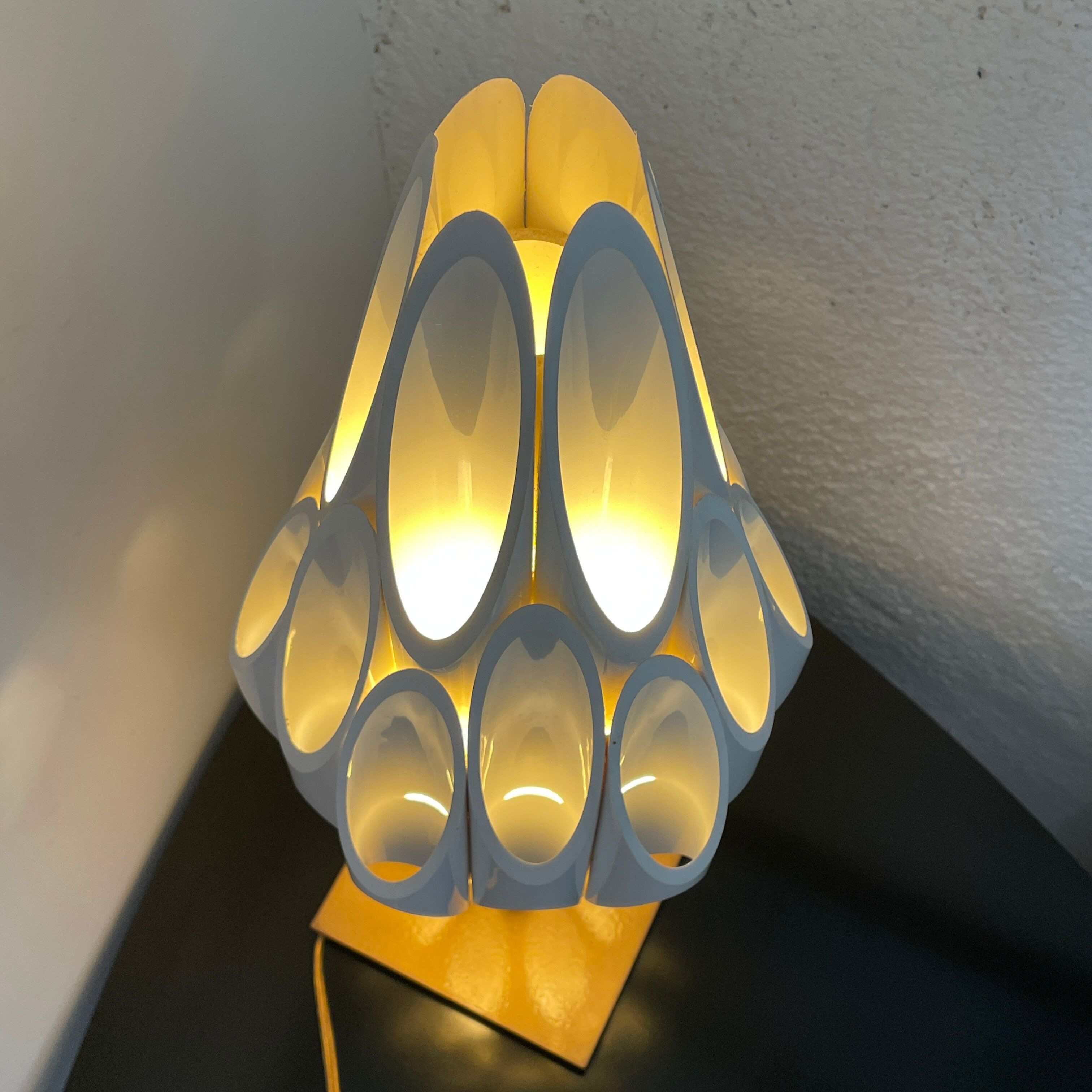 Tubular design lamp