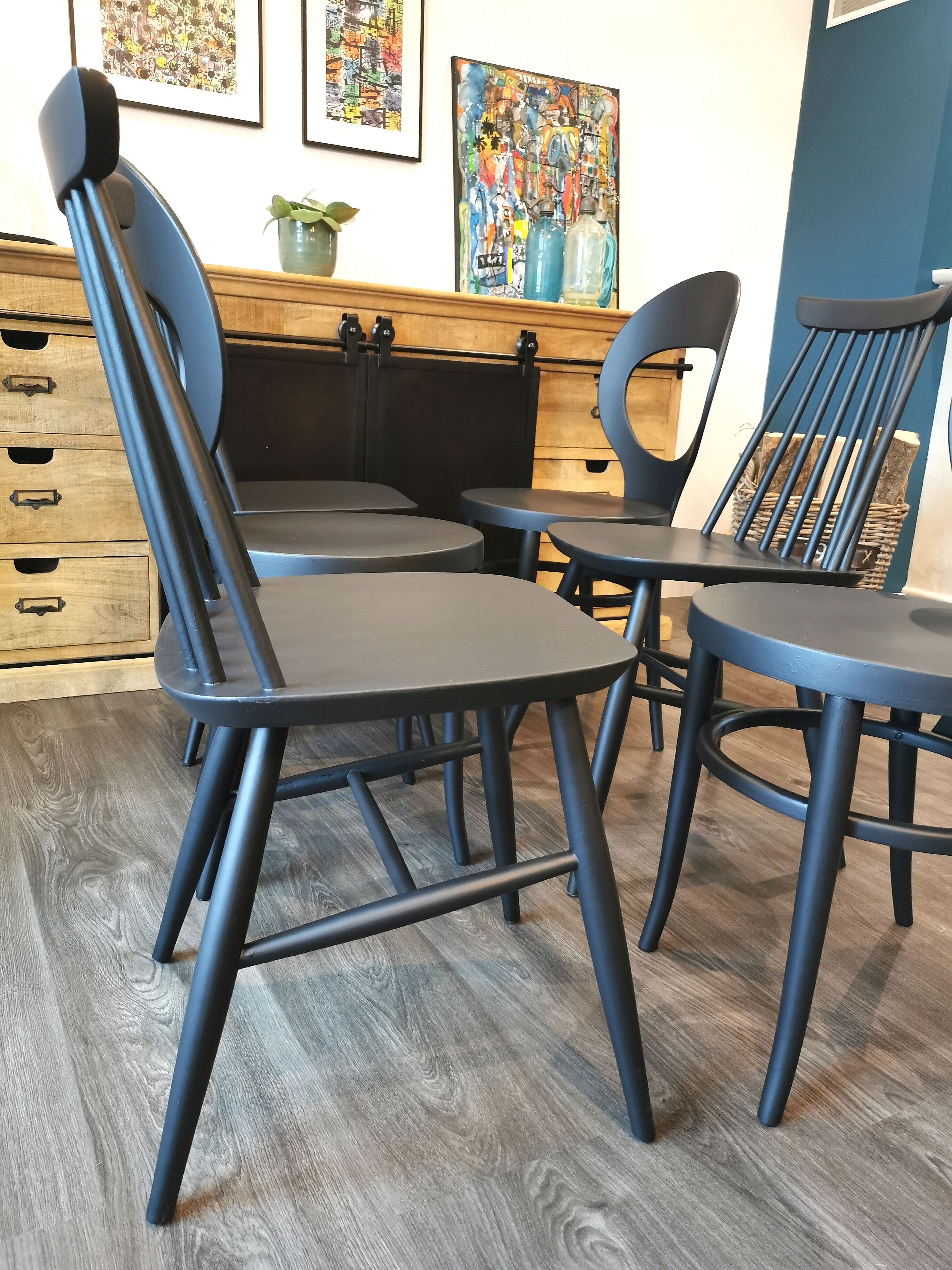 Series of 6 mismatched bistro chairs Baumann and Gizycko