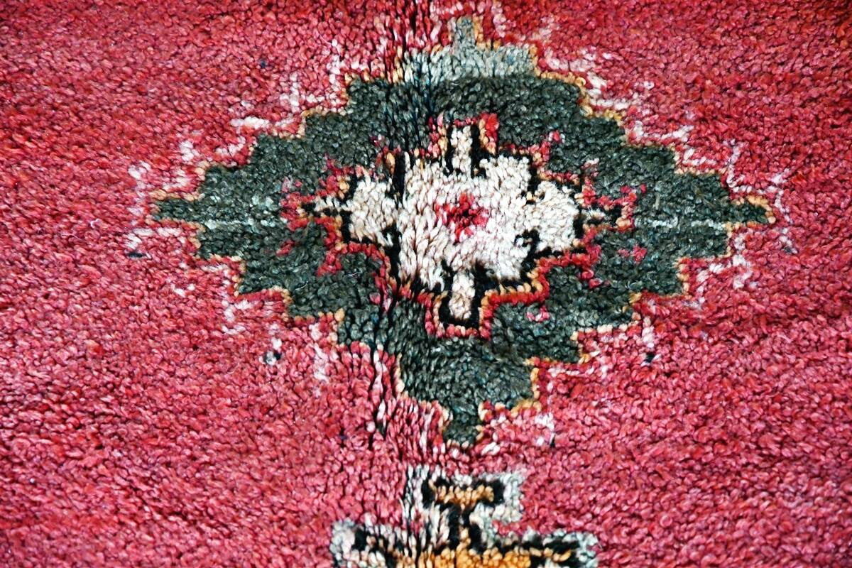 Moroccan Berber rug Taznakht vintage 300 x 145 cm Excellent condition