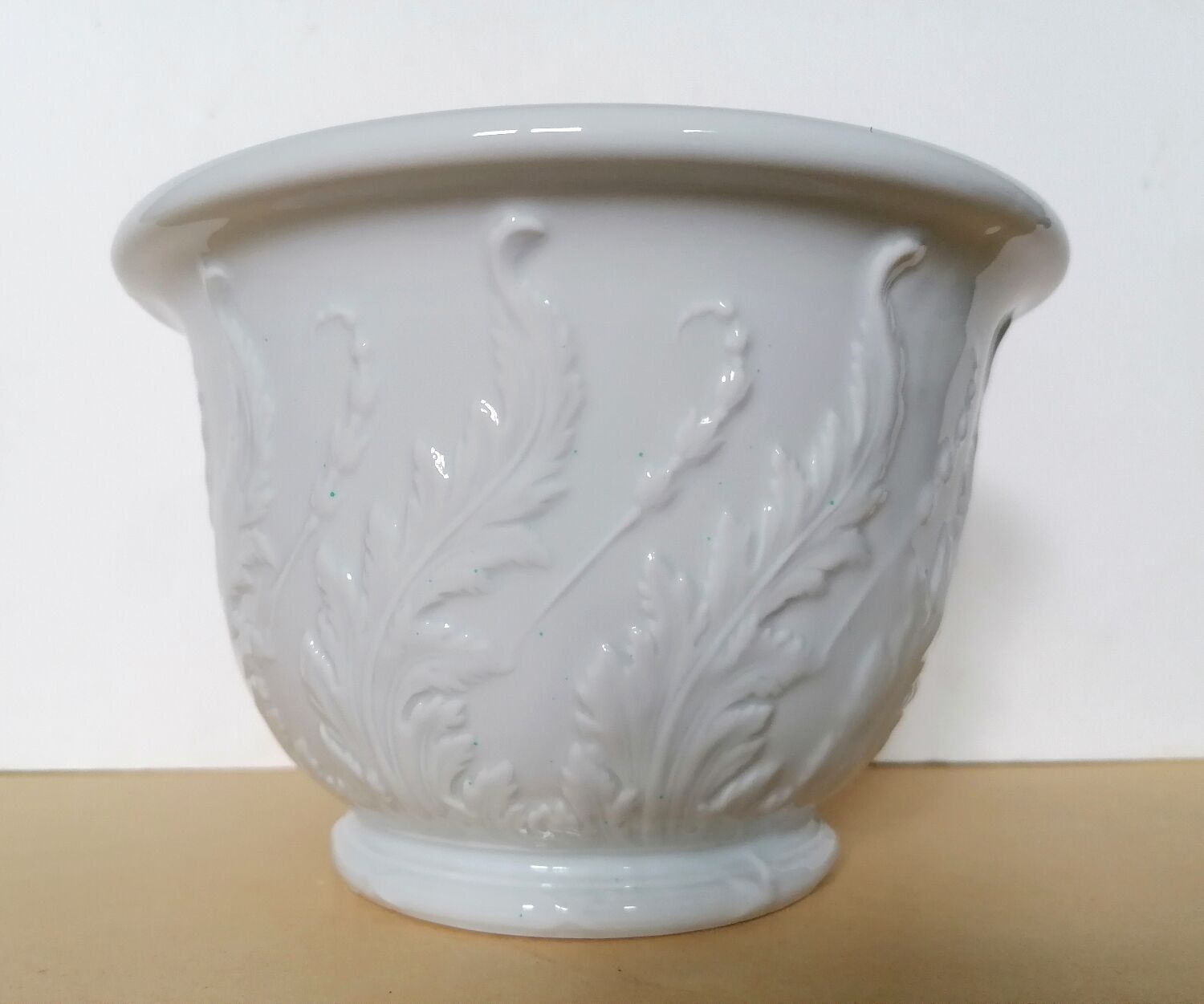 Cache pot Limoges in white porcelain