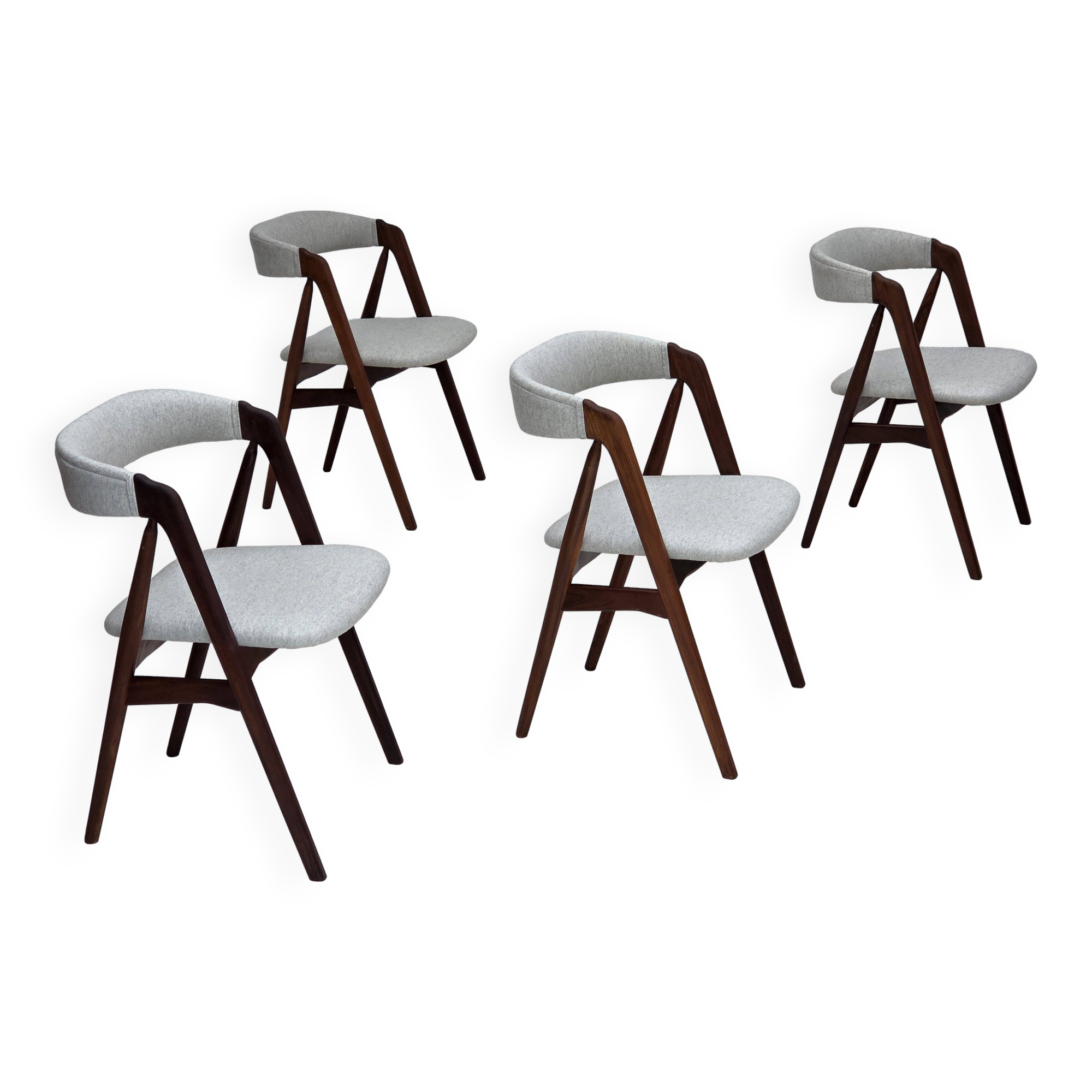 Années 1960, design danois par Th.Harlev, modèle 205, ensemble de 4 chaises rembourrées