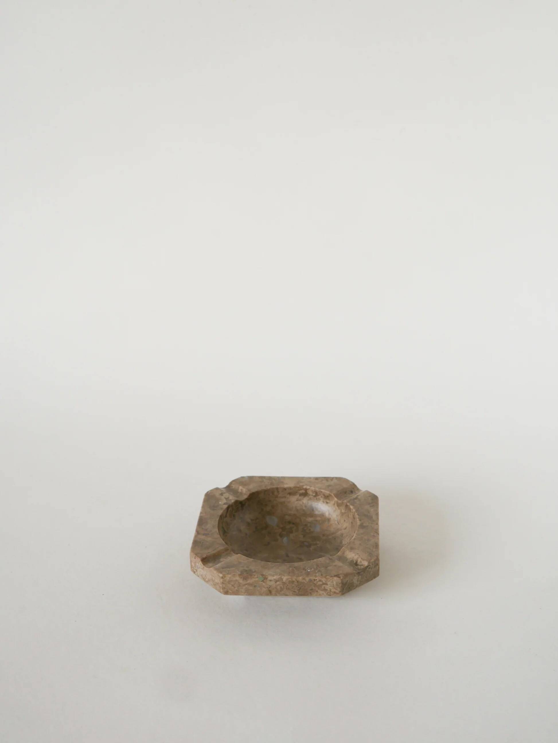 Cendrier en marbre, forme hexagonale, gris, 1970