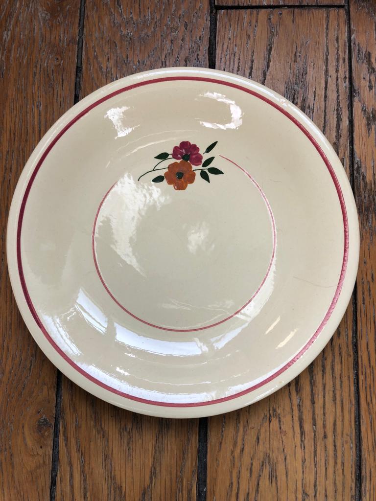 11 plates vintage 40s, floral pattern