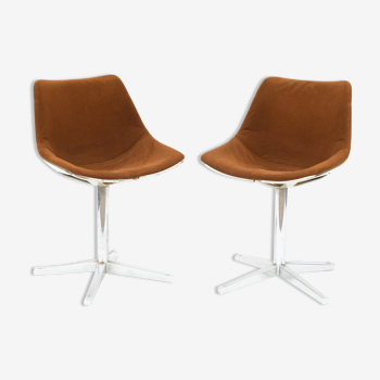 Paire de chaises pivotantes par Roland Schweitzer