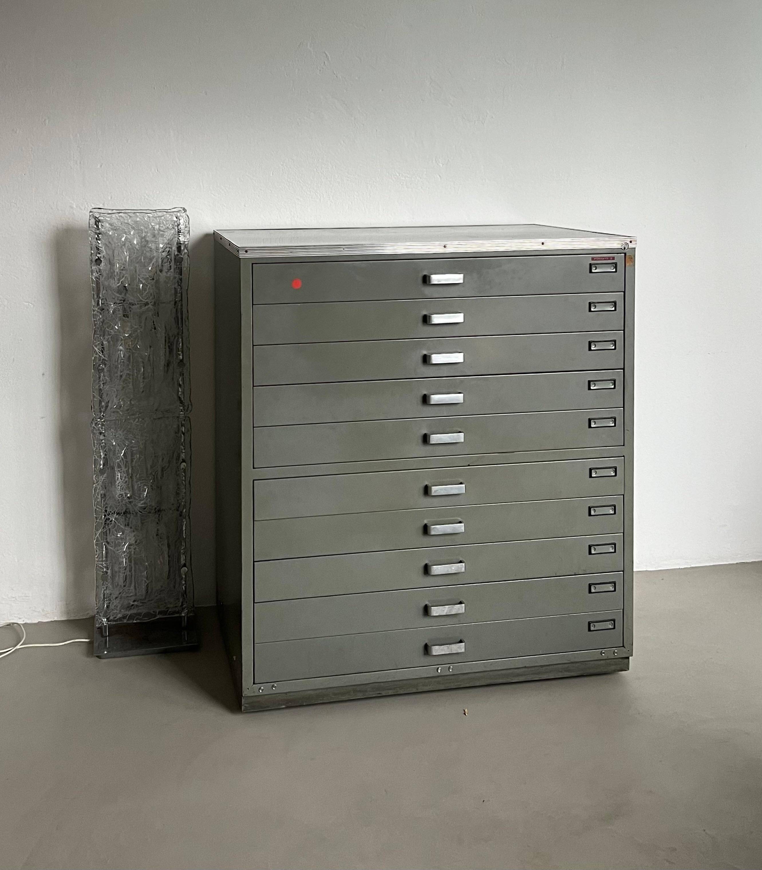 Vintage Italian Industrial Cabinet / drawers  for storage drawings and posters