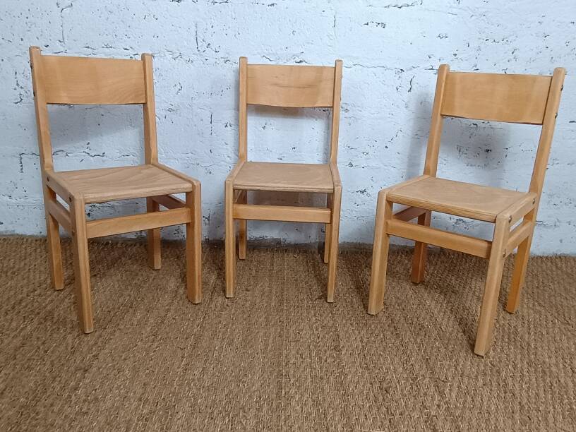 3 chaises enfant brutaliste années 80 en frêne