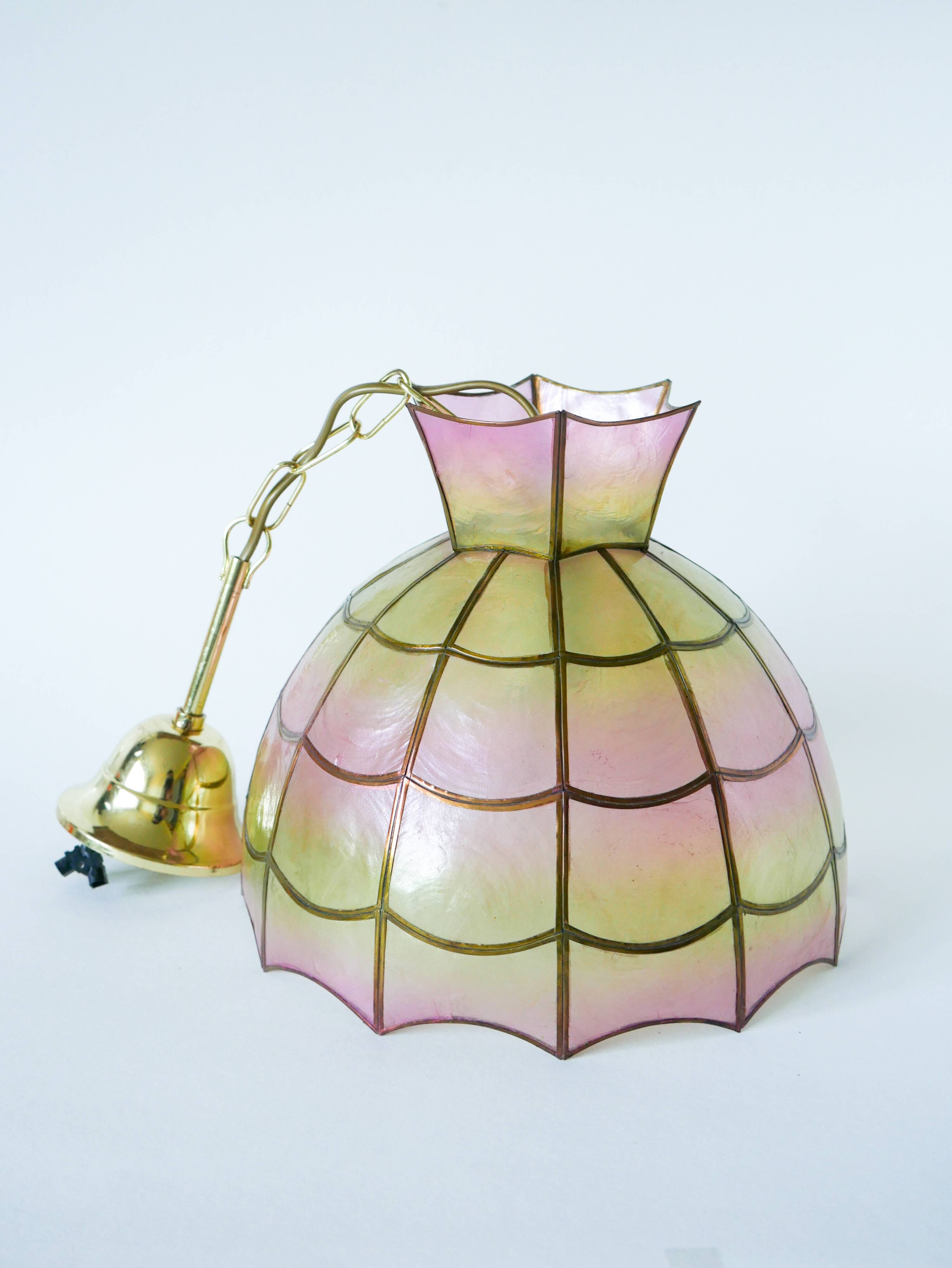 suspension en nacre Rose et Jaune, 1970