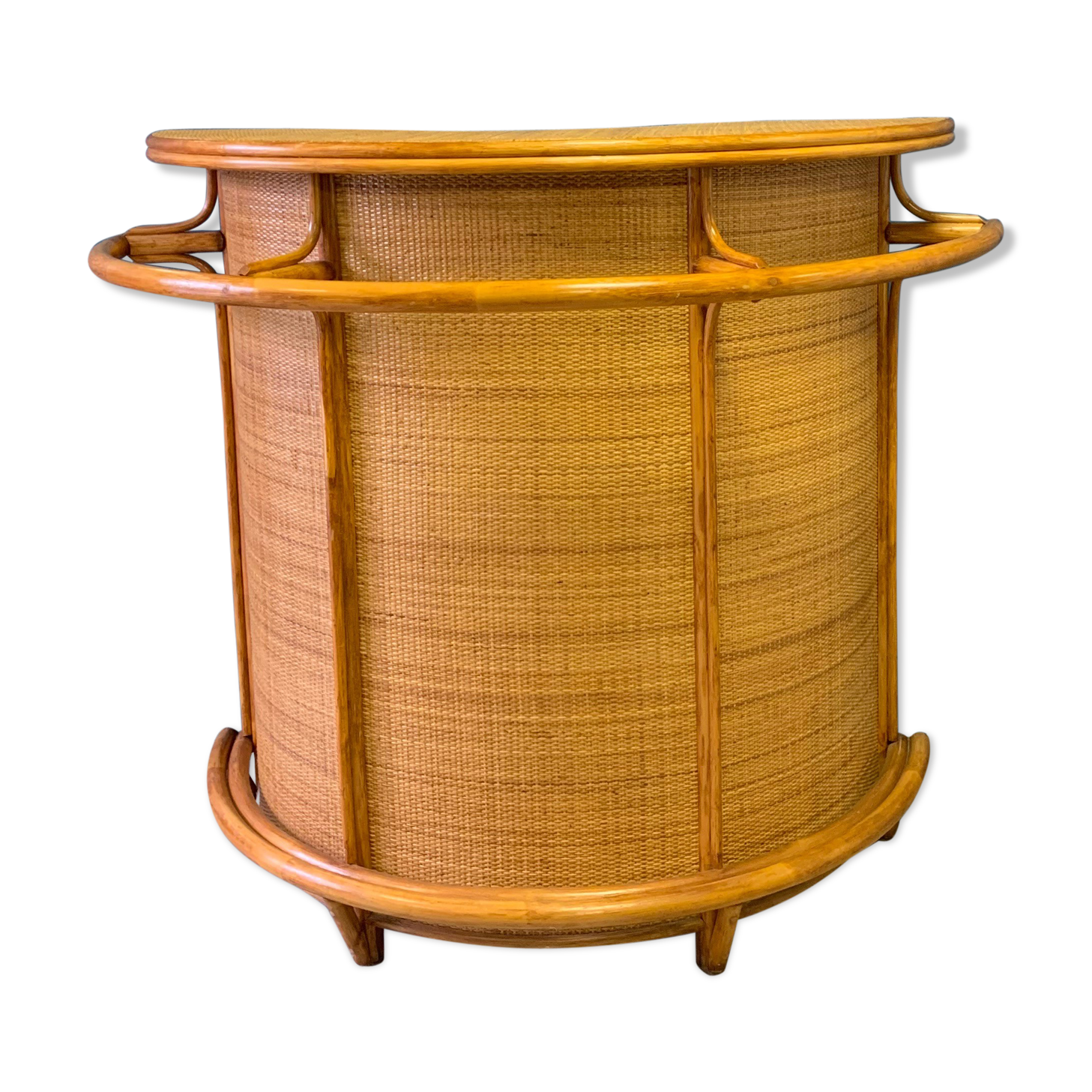 Vintage rattan bar