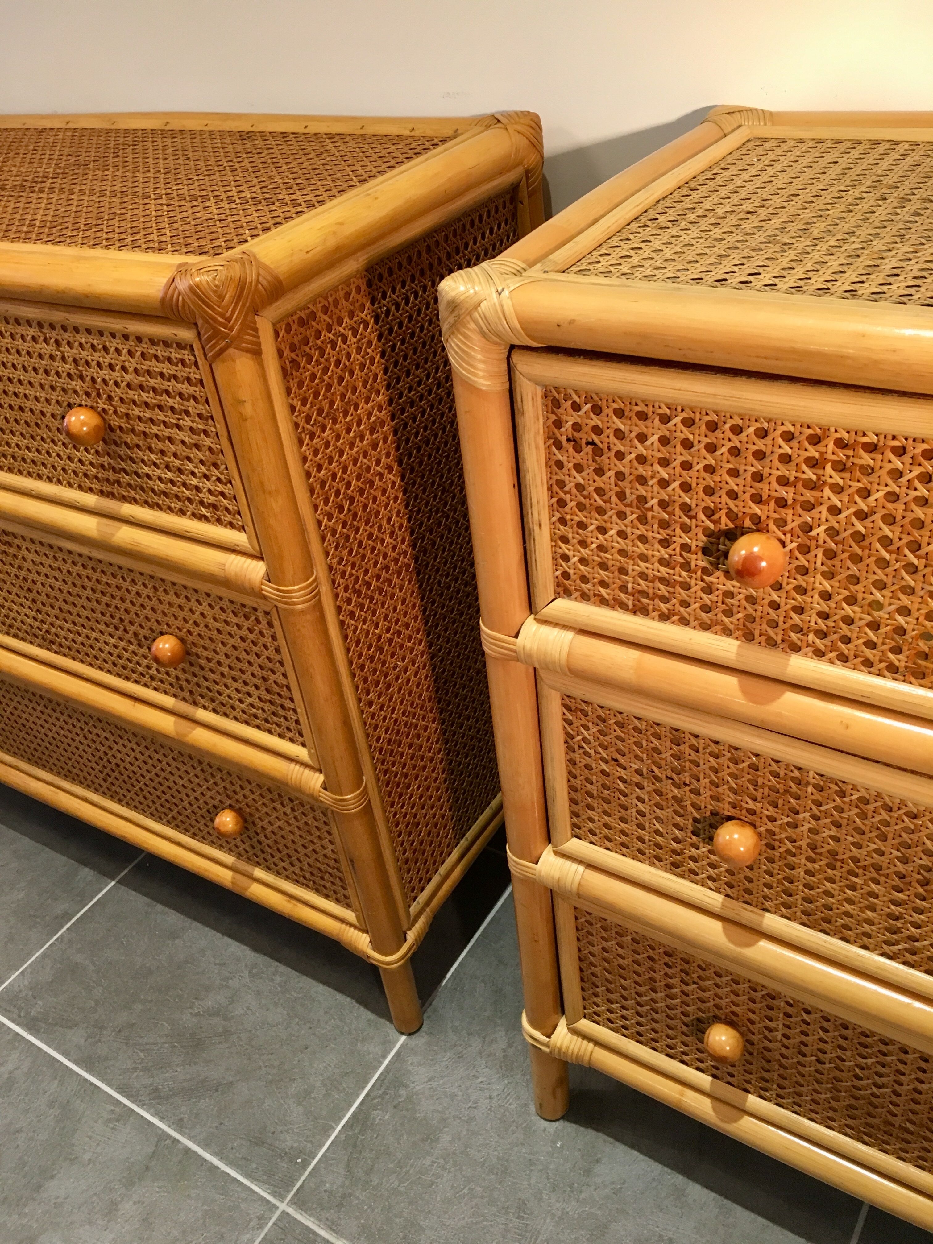 Commodes vintage, cannage en rotin