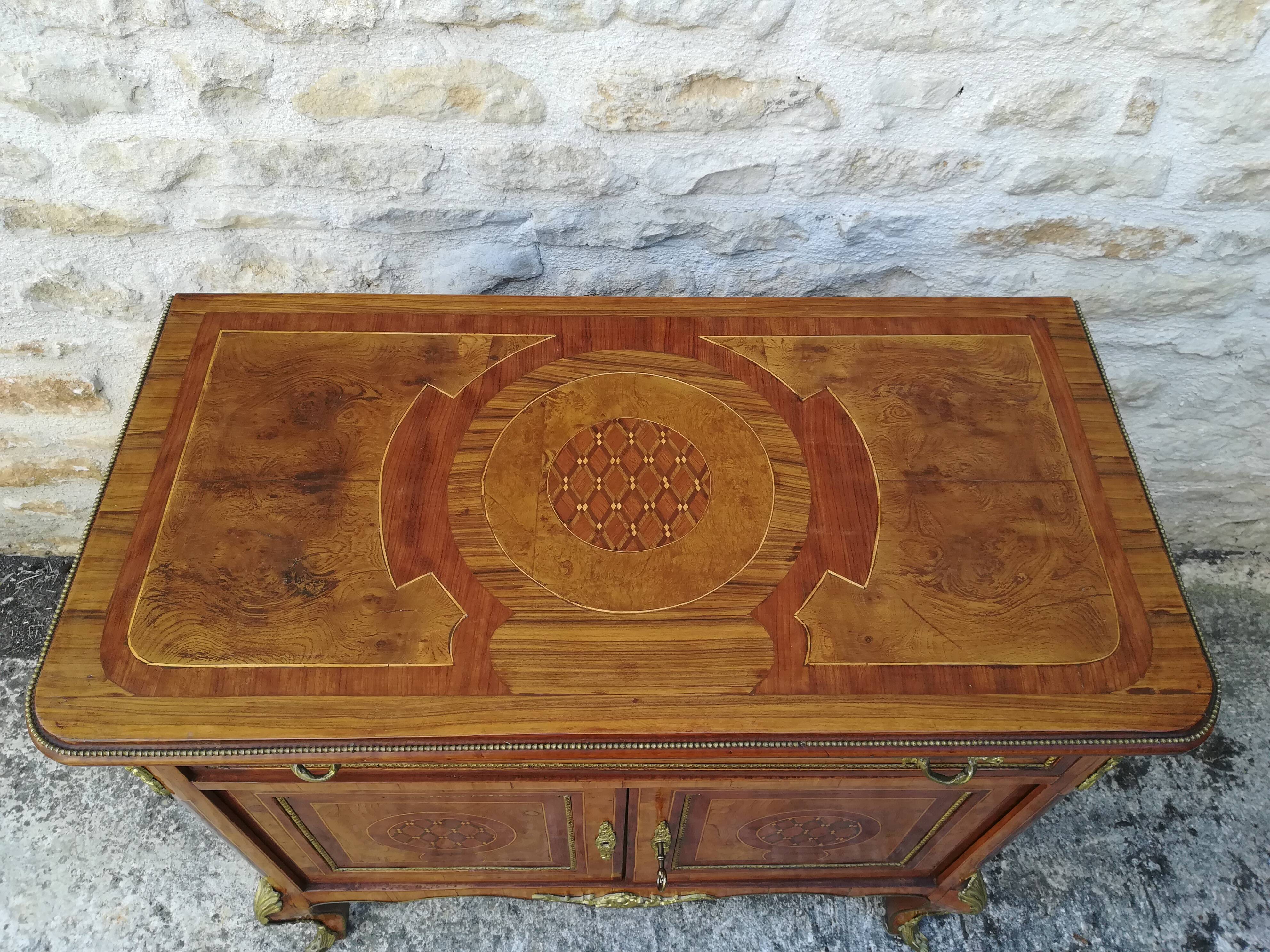Buffet in marquetry