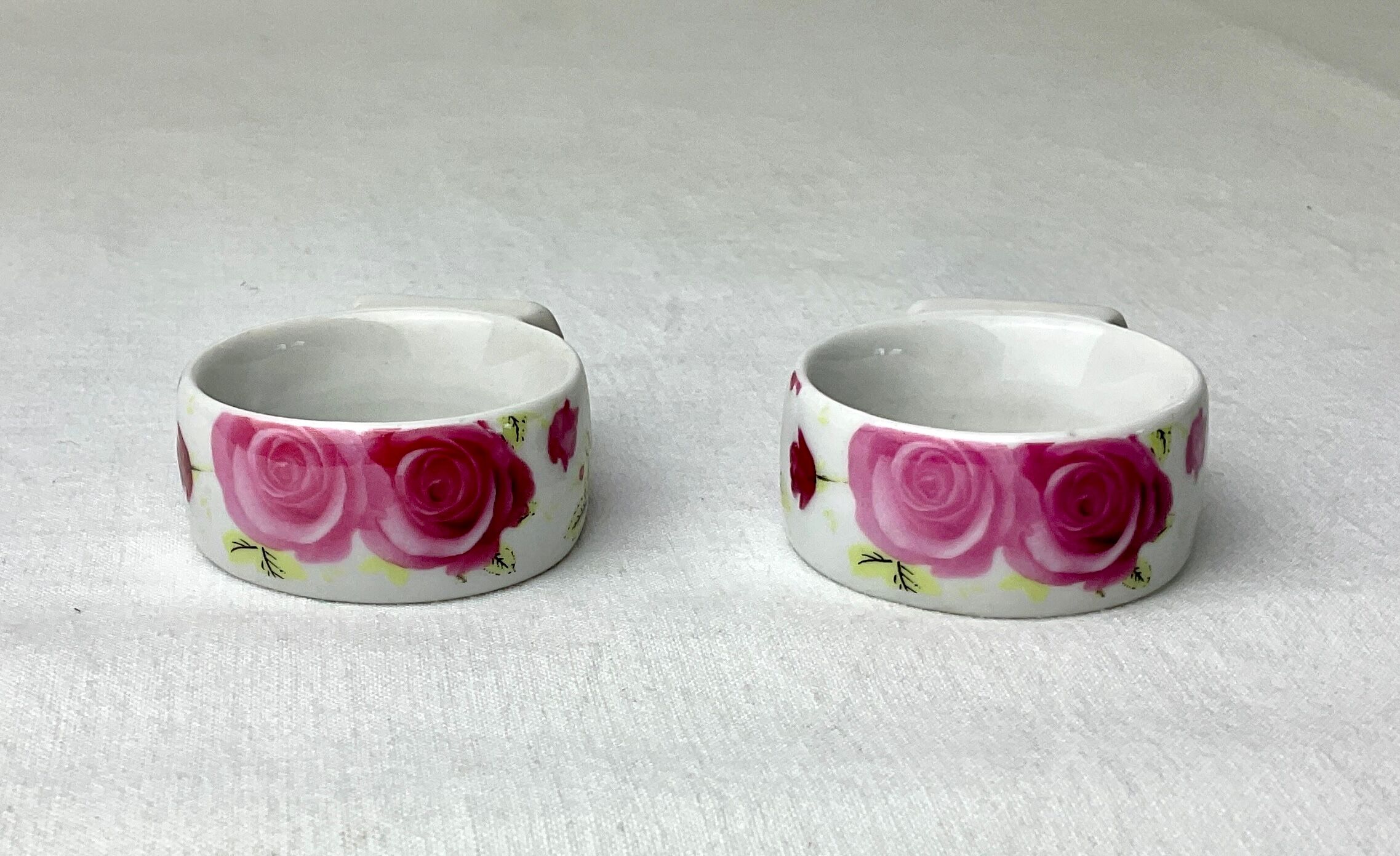 Pair of towel rings with Adler roses