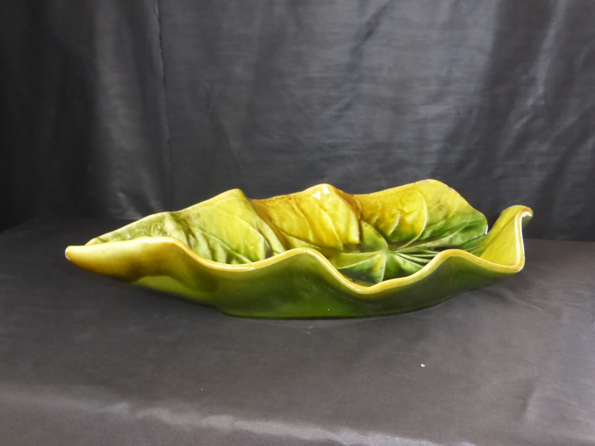 Ceramic cup forming a sheet-long.40cm