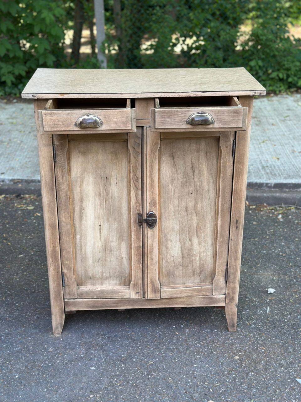 Renovated vintage Parisian buffet in solid wood from the 1940s.