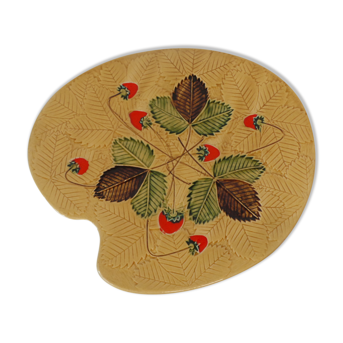 Dish center table strawberry decoration poet laval drome france painter's palette form
