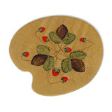 Dish center table strawberry decoration poet laval drome france painter's palette form