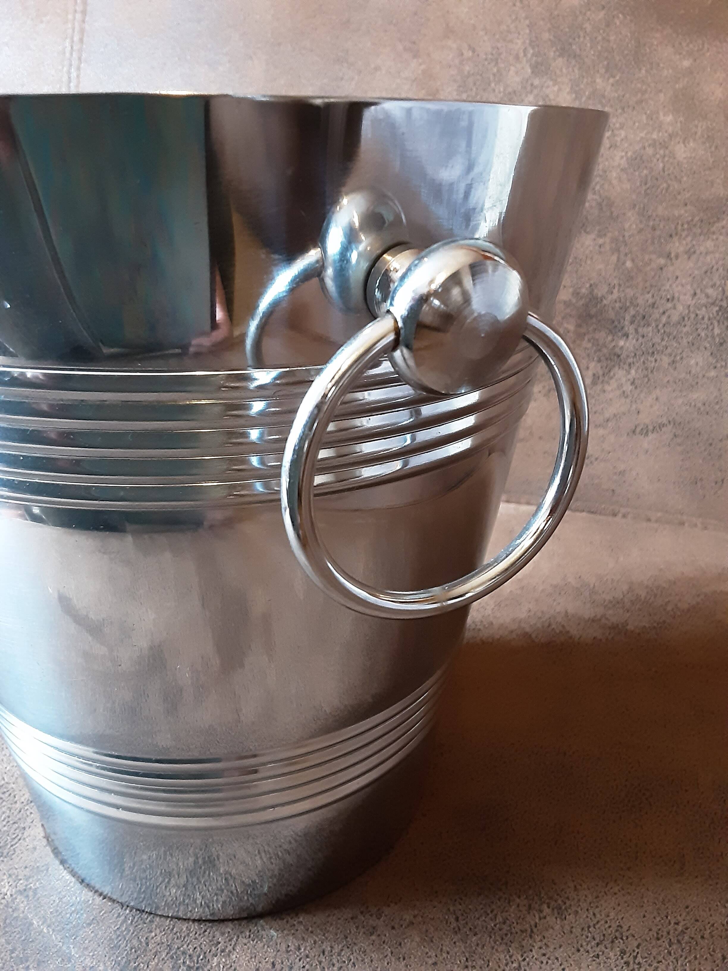 Metal champagne bucket