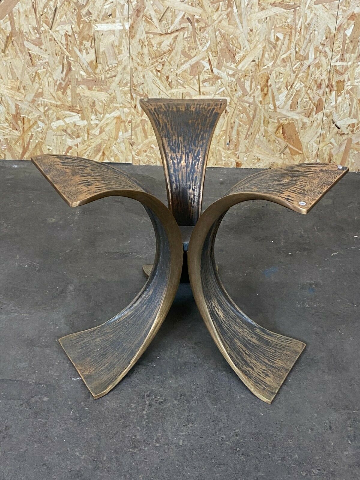 Table basse des années 60 70 Luciano Frigerio Table en verre en bronze brutaliste des années 60