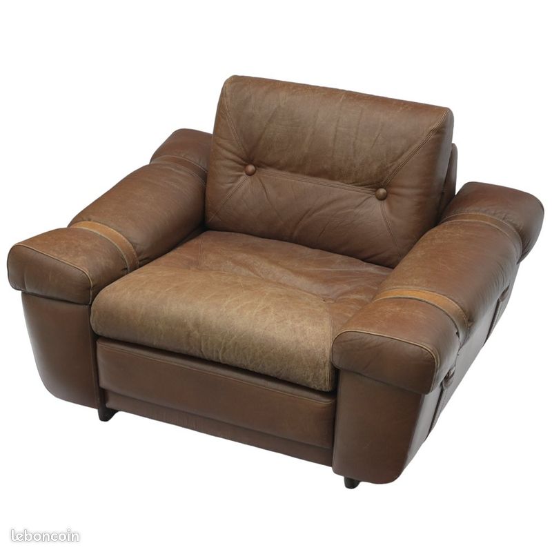 Fauteuil club Brazil style, cuir pleine fleur patiné