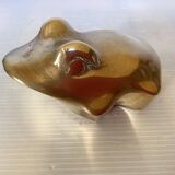 Zoomorphic frog shaped pocket emptier